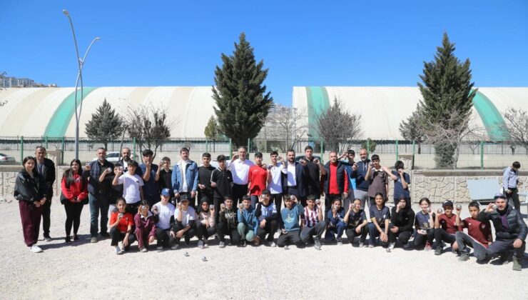 Bocce Sahasında Samimi Anlar: Işıkver Gençlerle Yarıştı!