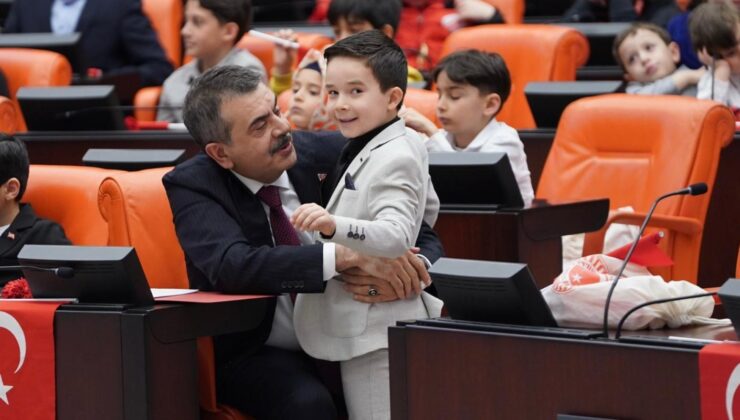 Bakan Tekin’den 23 Nisan Mesajı: “Okullarda Güvenlik En Öncelikli Vazifemizdir”